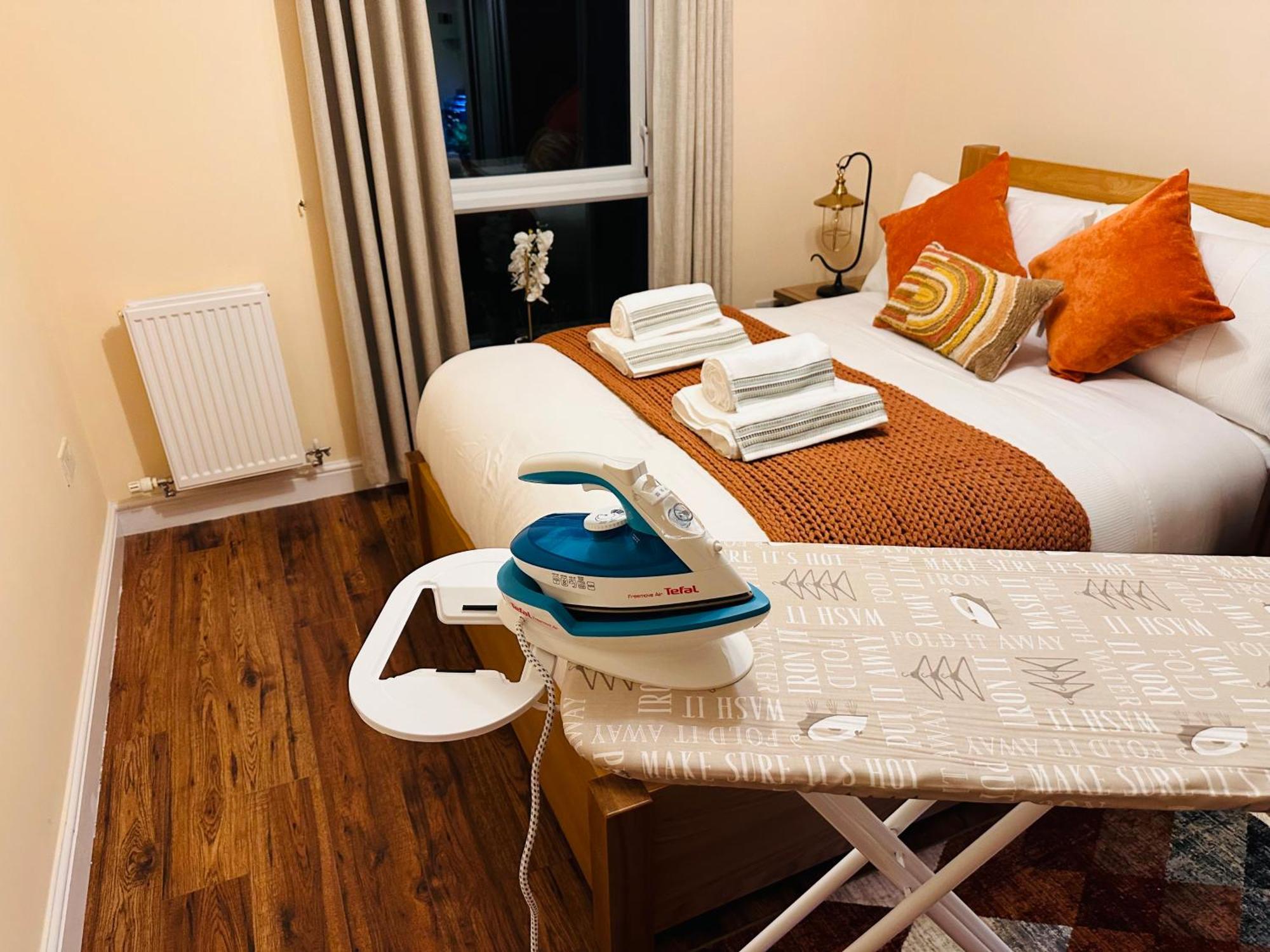 Aroma Cambridge Appartement Girton  Buitenkant foto