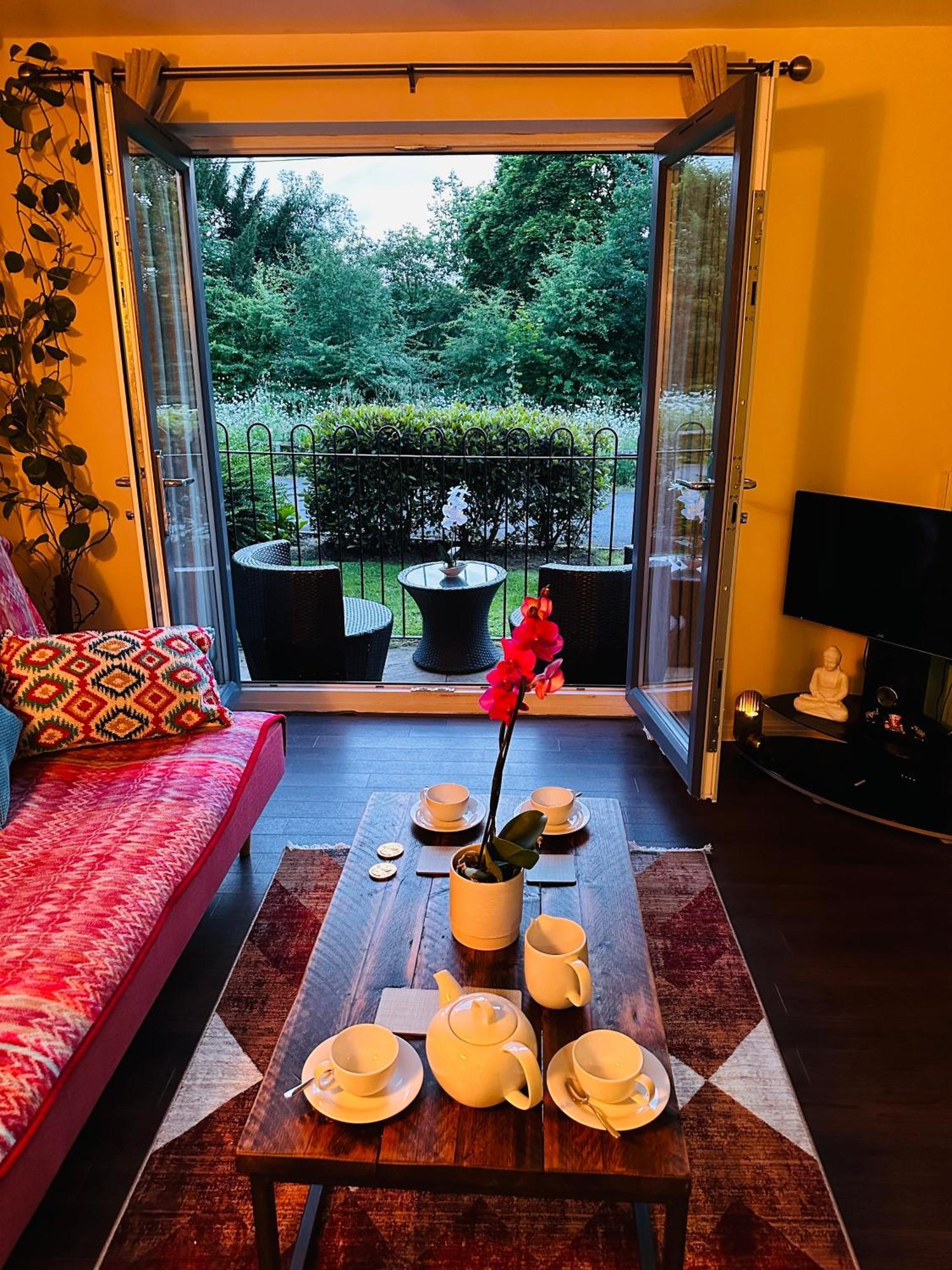 Aroma Cambridge Appartement Girton  Buitenkant foto